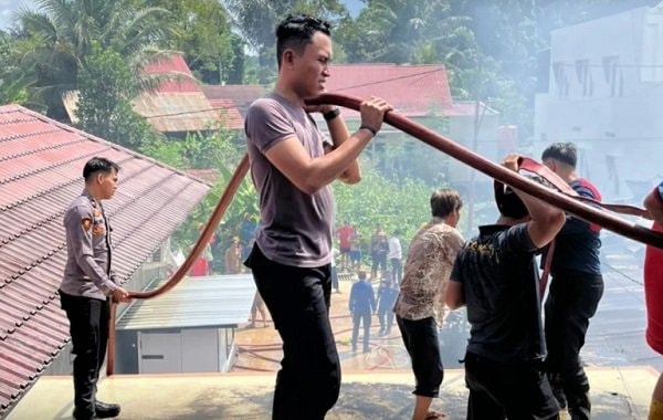 Kontrakan di Tenggarong Kukar Terbakar, Diduga Ada Dua Perempuan Misterius Bawa Jeriken di Lokasi