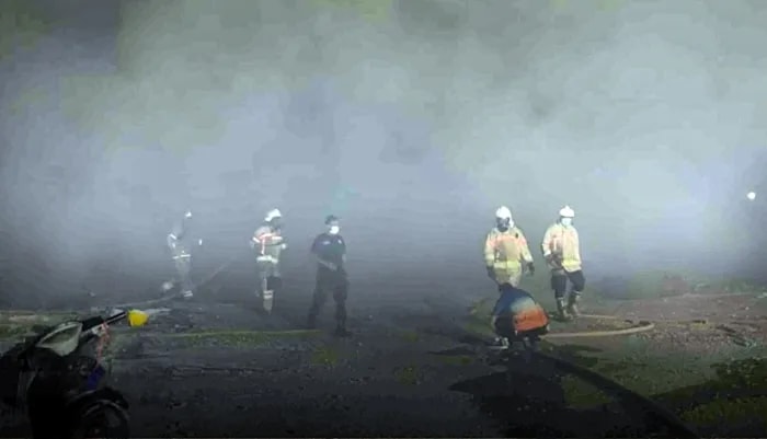 Sampah Menggunung di Depan Hotel Grand Mutiara, Wali Kota Bontang: Haram Dibakar!