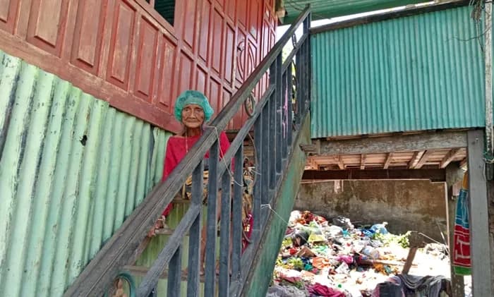 Bertahan di Antara Tumpukan Sampah, Nenek Oga dan Anaknya di Pangkep Sering Kelaparan