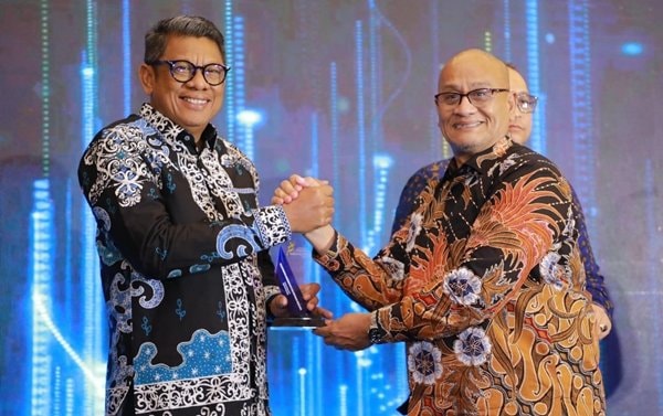Wali Kota Bontang, Basri Rase Raih Penghargaan Tokoh Pelestari Lingkungan dan Mitigasi Bencana di Ajang Apresiasi Tokoh Indonesia 2024