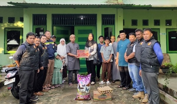 Mitra FKPM Belimbing Bontang Salurkan Bantuan Sembako untuk Anak Yatim di Penghujung Ramadan