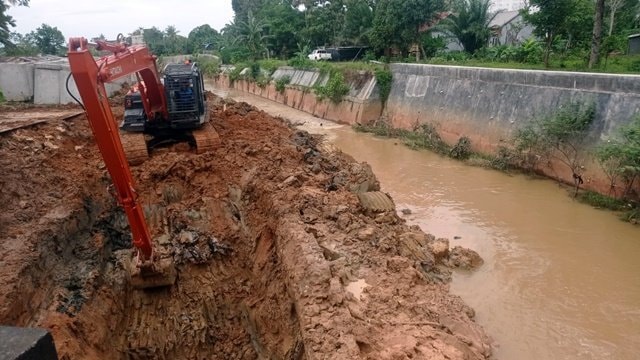 Rp27 Miliar Digelontorkan, Proyek Drainase Sungai Dahlia Bontang Dikebut hingga Akhir 2025