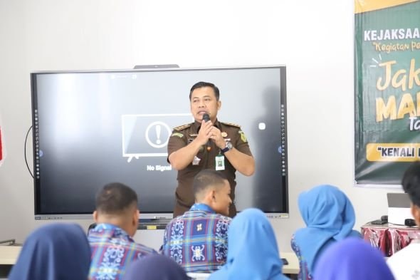 Tingkatkan Kesadaran Hukum, Kejati Kaltim Ajak Pelajar SMAN 14 Samarinda Hindari Pelanggaran
