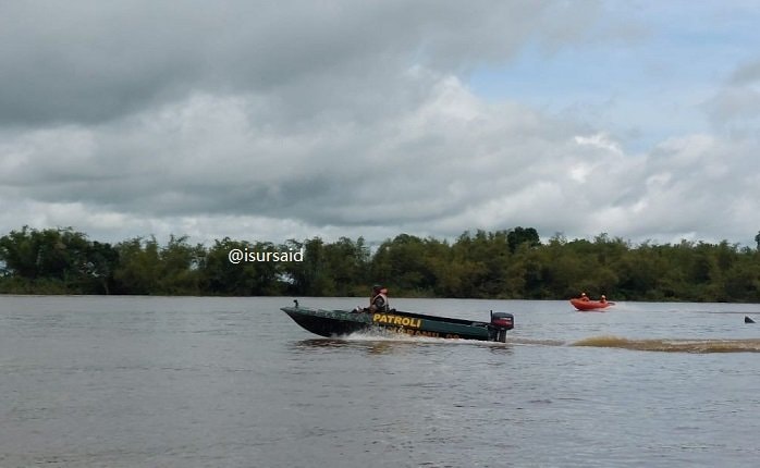 Kapal Tugboat Tenggelam di Muara Kaman, Dua Balita Masih Dicari