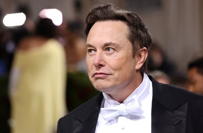 Bikin Heboh, Elon Musk Umumkan Beli Manchester United