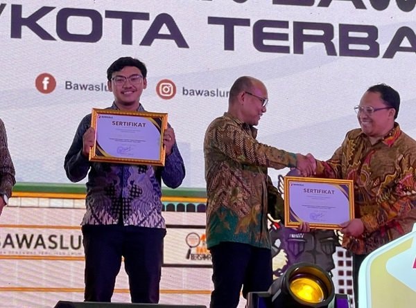 Bawaslu Balikpapan Raih Penghargaan Kehumasan dalam Pemilu 2024