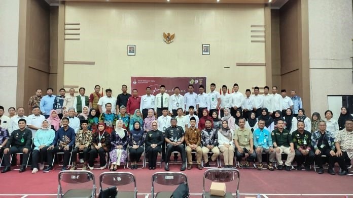 Pengukuhan dan Penandatanganan Pakta Integritas PPK dan PPS untuk Pilkada Bontang 2024