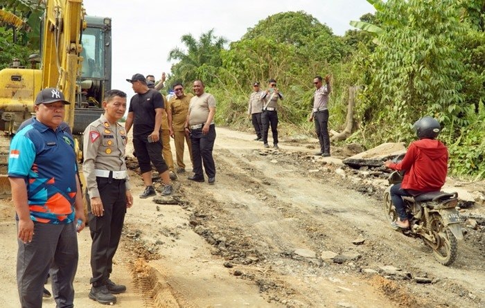 Rusak Parah, Jalan Berau-Bulungan Km 26 Mulai Diperbaiki