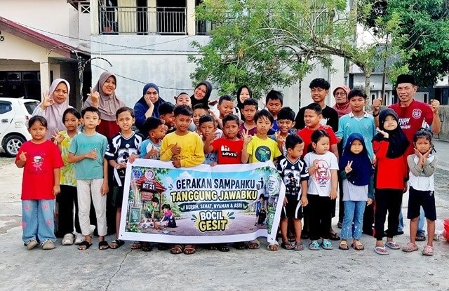 Bukan Main Gawai, Puluhan Bocil Gesit di RT 21 Bontang Baru Pilih Buru Sampah Plastik