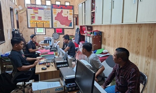 Tak Terima Disalip, Dua Pemuda Tega Keroyok Sopir Ambulans di Kutim