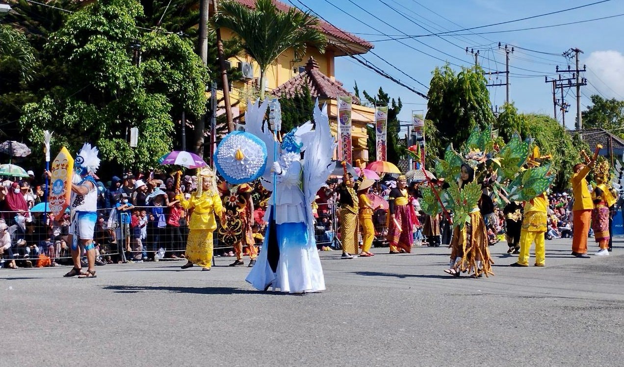 Warga Ini Batalkan Jalan-Jalan Keluar Kota Demi Nonton Bontang City Carnival