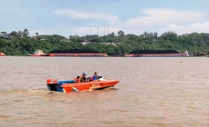 Dua Hari Pencarian, Jenazah Bocah 13 Tahun yang Tenggelam di Sungai Mahakam Samarinda Akhirnya Ditemukan