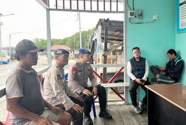 Sat Polairud Polres Bontang Gelar Program Jumat Curhat di Pelabuhan Tanjung Laut