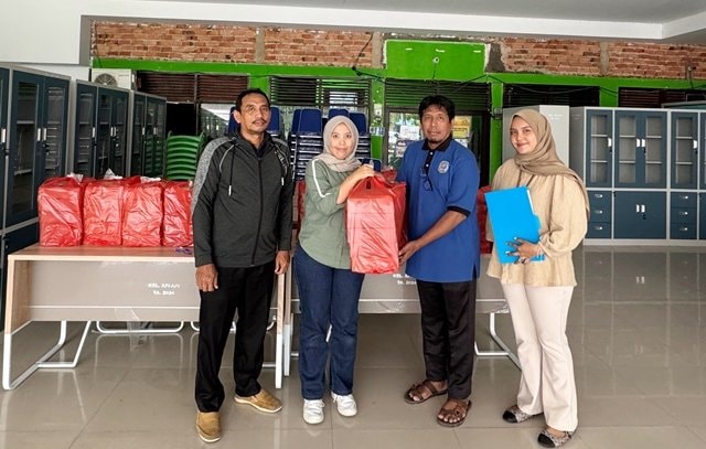 Badak LNG Salurkan Bantuan Makanan untuk Korban Banjir di Kelurahan Api-Api, Bontang