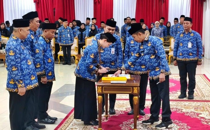 Perkuat Mesin Birokrasi, 75 Pejabat Fungsional dan Ratusan PNS Balikpapan Dilantik