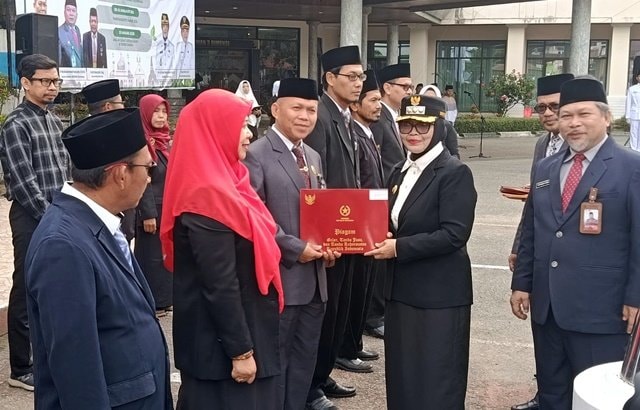 Lebih 20 Tahun Mengabdi, 23 ASN Kemenag Bontang Dapat Tanda Kehormatan