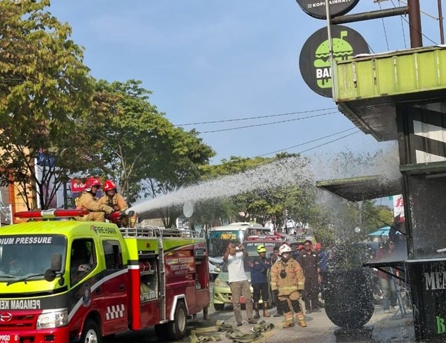 Kompor Meledak, Asap Tebal Selimuti Kedai Burger Bangor Bontang