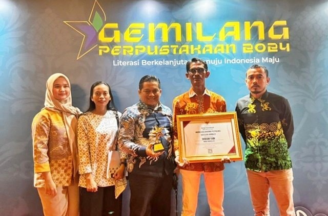 Dinilai Sukses Tingkatkan Literasi, Suriadi Said Terima Nugra Jasa Dharma Pitaloka 2024 dari Perpusnas RI