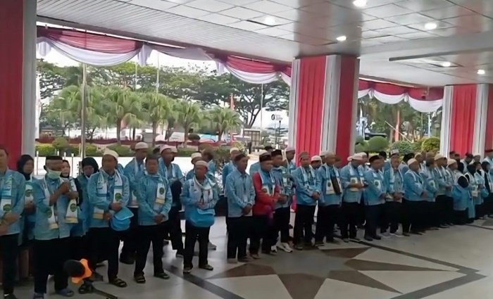 200 Marbot Masjid di Kaltim Resmi Diberangkatkan Umrah Tahap Pertama