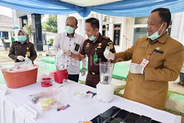 Kejari Bontang Musnahkan Ratusan Barang Bukti dari 25 Perkara, Mayoritas Kasus Narkoba