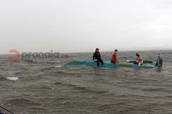 Asyik Mancing, Kapal Warga Bontang Karam