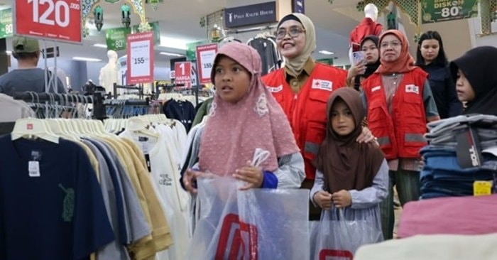 Harunya Ramadan di Bontang, 50 Anak Yatim Belanja Lebaran Didampingi Wali Kota
