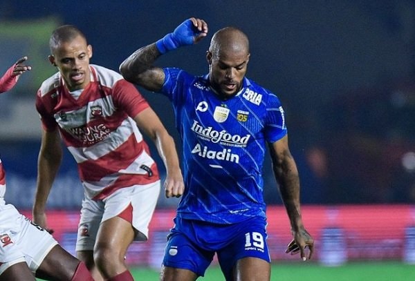 Persib Bandung Taklukan Madura United 3-0 pada Leg Pertama Final Liga 1