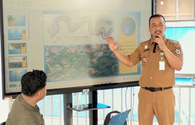 900 Meter Turap Sungai Dibangun di Kelurahan Gunung Telihan Bontang Tahun Ini
