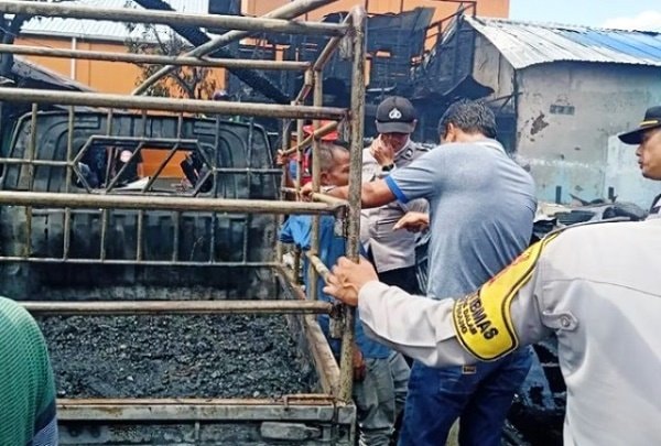 Kebakaran di Samarinda, Mobil Pengetap BBM dan 6 Rumah Hangus
