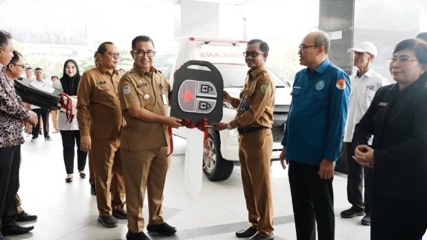 Pemprov Kaltim Hibahkan 22 Unit Mobil Jenazah dan Ambulans