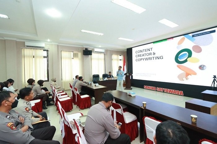 Polres Gandeng PWI Bontang, Bagi Ilmu Produksi Konten dan Copywriting