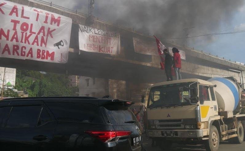 BBM Batal Naik, Mahasiswa di Samarinda Tetap Gelar Demo