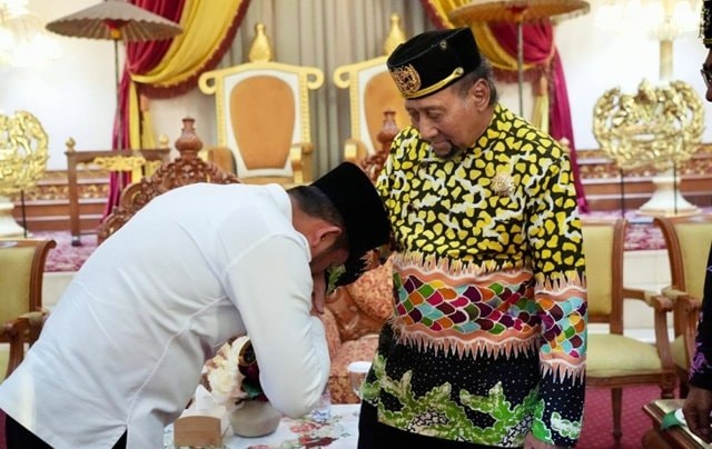 Gubernur Kaltim Temui Sultan Kutai; Soal Adat, Tak Cukup lewat Protokol