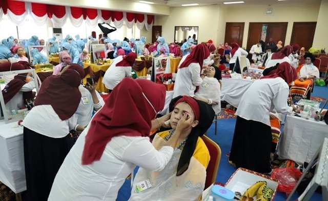 Disnaker Gandeng 2 LPK, 50 Orang Dilatih Rias Pengantin