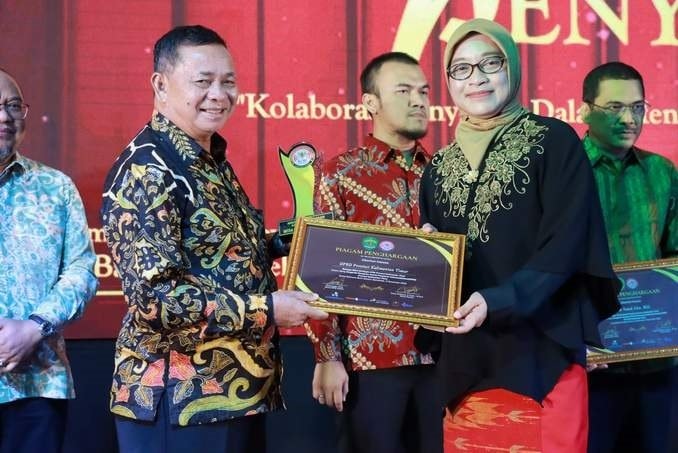 DPRD Kaltim Terima Penghargaan Khusus dari KPID Kaltim