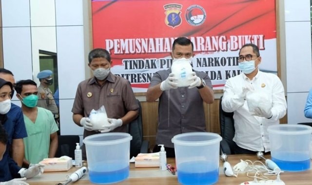 25 Kg Sabu Selundupan Bandar Malaysia Dimusnahkan