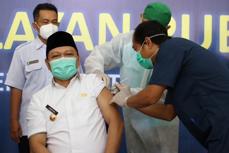 Divaksin Covid-19, Bupati Paser: Enggak Ada Rasanya Kok, Aman
