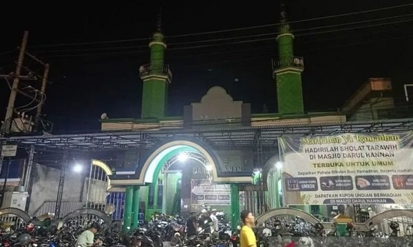 Salat Tarawih di Masjid Darul Hannan Samarinda? Berkesempatan Menang Umrah dan Motor