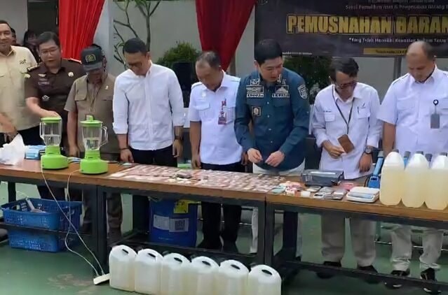 Kejari Samarinda Musnahkan Sabu dan Uang Palsu, Cap Tikus Disita Berkarung-karung