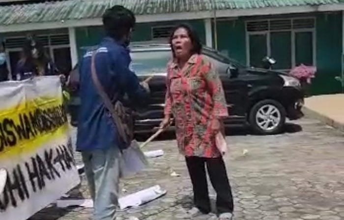 Bubarkan Mahasiswa Pakai Kayu, Dosen: Tak Penting Diketahui Wartawan