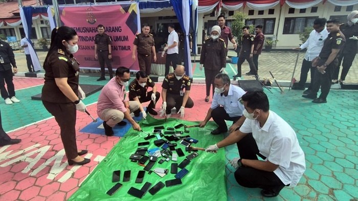 Terbanyak Narkoba, Kejari Kutim Musnahkan Barang Bukti dari Ratusan Perkara
