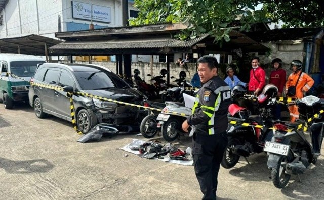 Kecelakaan Beruntun di Balikpapan, Enam Kendaraan Terlibat, Dua Pengendara Luka