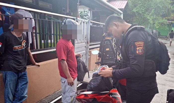 Empat Pengguna Sabu Diciduk di Gunung Bugis Balikpapan, Ditemukan Badik di Saku Pelaku