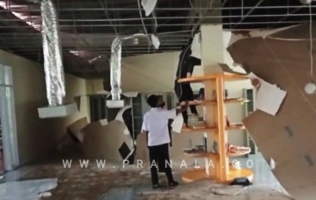 Baru 5 Bulan Rampung, Plafon Perpustakaan Samarinda Ambruk