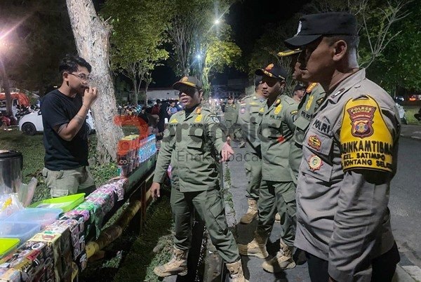 Demi Kenyamanan Pejalan Kaki, PKL di Trotoar Kampung Baru Bontang Ditertibkan