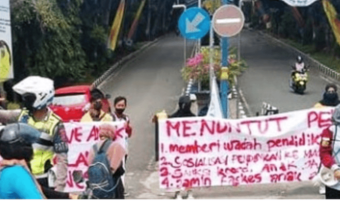 Demo Pemkot Samarinda, Mahasiswa Minta Peduli Anak Jalanan