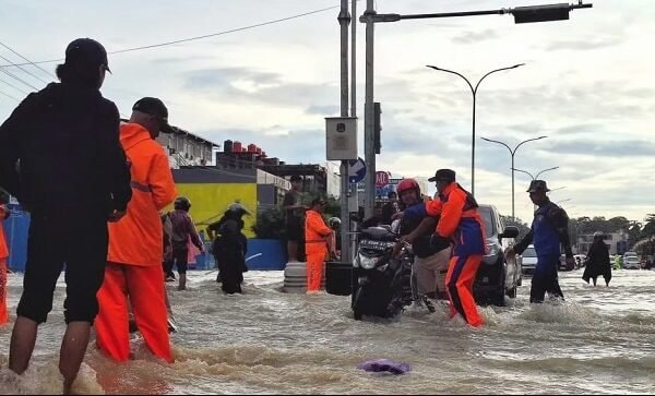 Hujan Deras Guyur Balikpapan, Sejumlah Wilayah Terendam Banjir hingga 1,5 Meter
