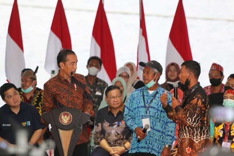 Serahkan SK Hutan Sosial dan Adat di Balikpapan, Jokowi: Jangan Ditelantarkan!