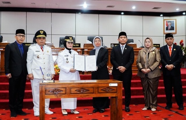 Serah Terima Jabatan Wali Kota Bontang, Neni Moerniaeni Siap Jalankan Program 100 Hari Kerja