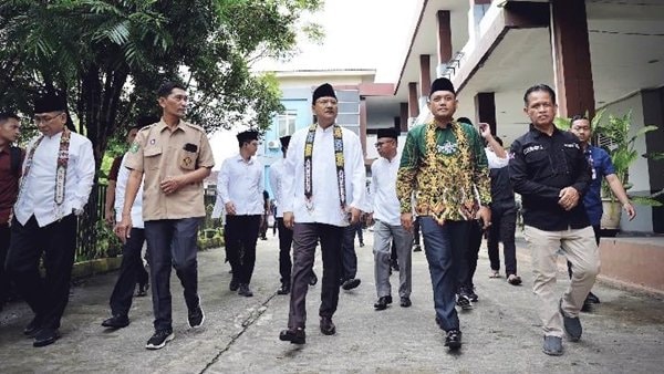 Sekolah Rakyat Butuh Rp 2,3 Triliun, DPR Ingatkan Belum Disetujui